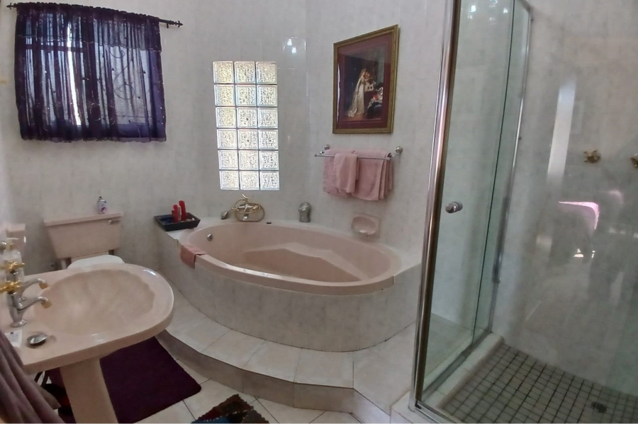 4 Bedroom Property for Sale in Herlear Northern Cape